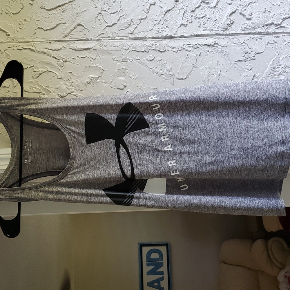 Under Armour tank